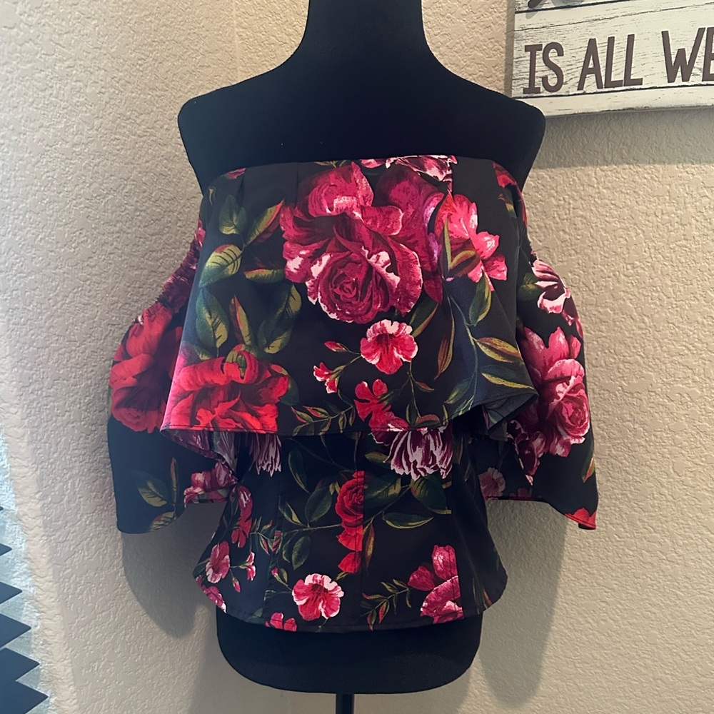 New York & Company Black and Pink Floral Off-Shoulder Blouse.new no tag